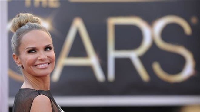 Kristin Chenoweth 660 AP.jpg